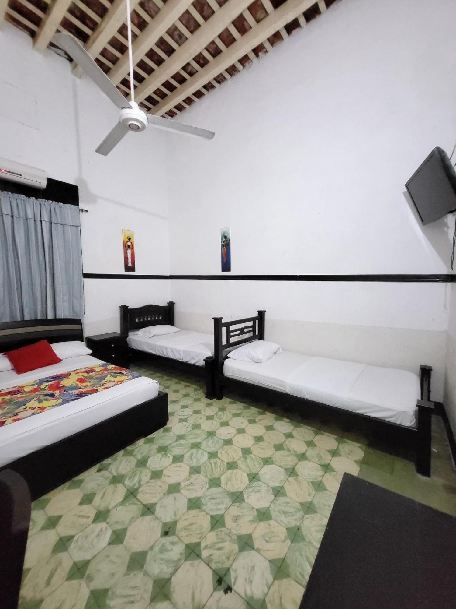 Hotel Colonial - Santa Marta (Magdalena) — Photos 1